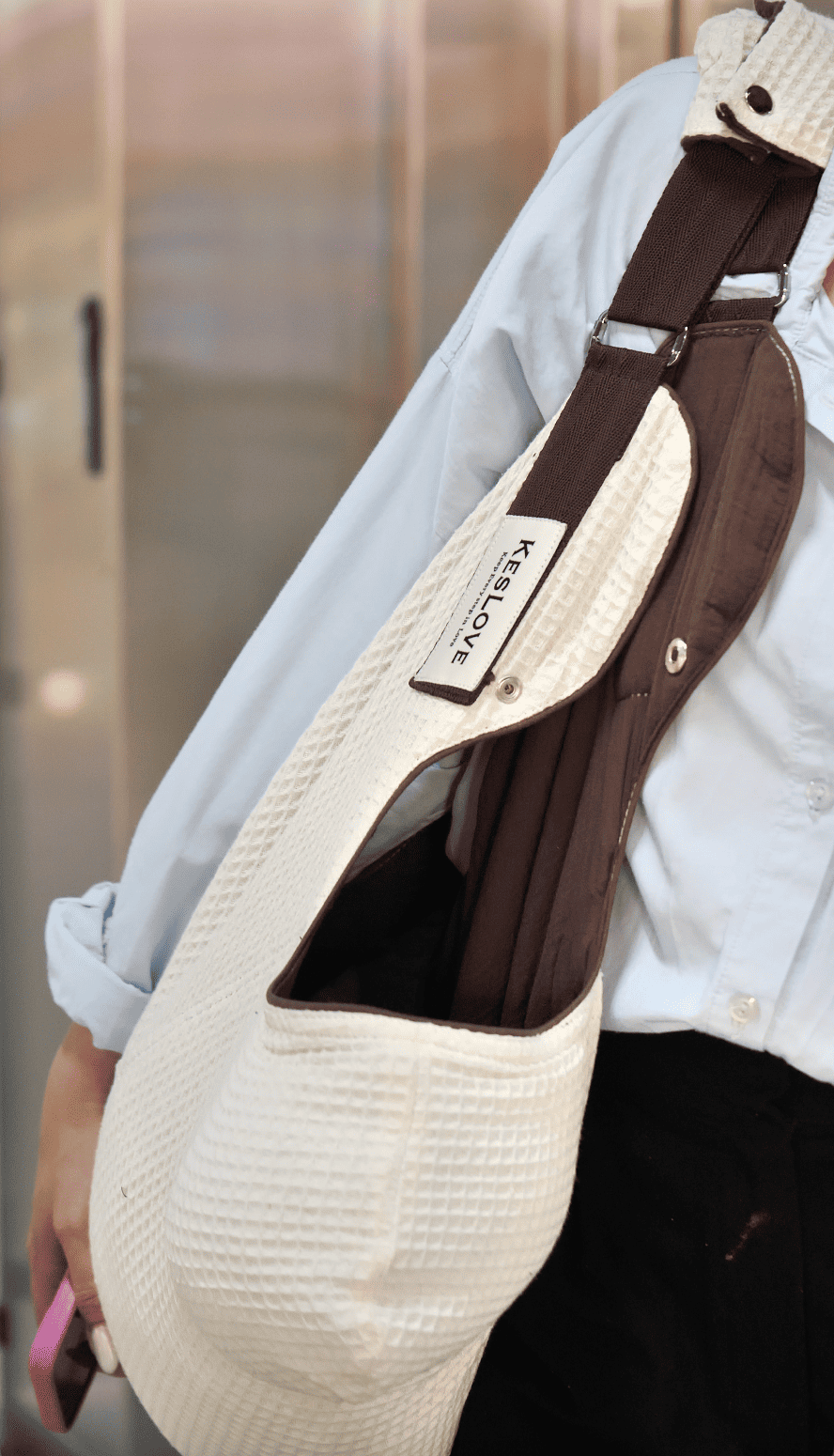 European safety certification badge (CEN/TR 16512:2015) for KESLOVE baby carrier.